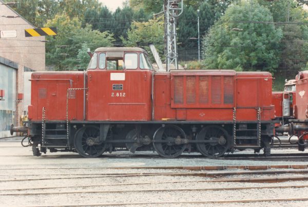 12-002 NSB Di2 ferdigmodell, rødbun